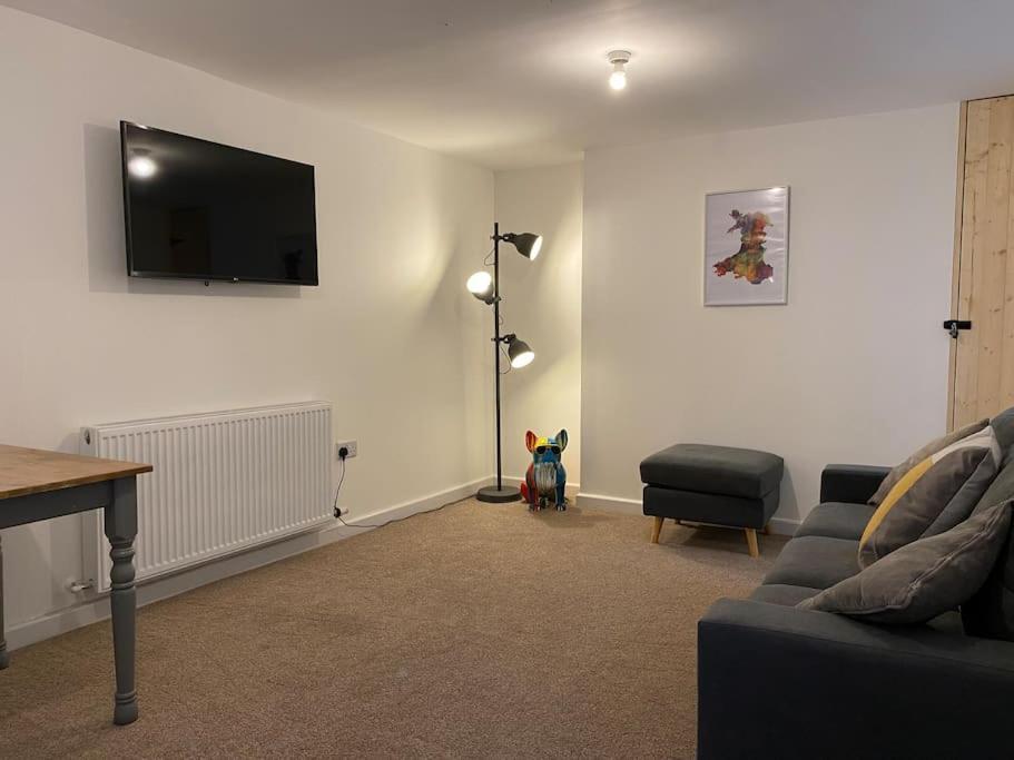 Modern 2 Bedroom Cottage Near Bike Park Wales. Merthyr Tydfil Eksteriør bilde